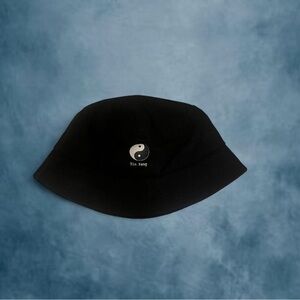 Black ying-yang Bucket Hat